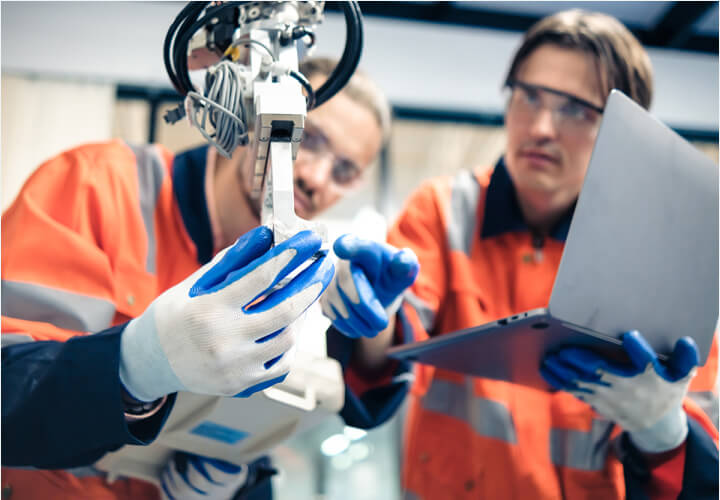 优质的在职培训机会，有机会与高水平团队一起工作